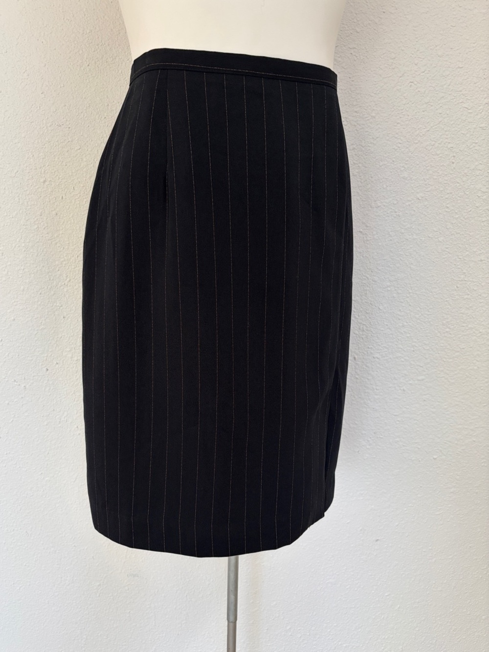 FINAL! Hillard & Hanson Black Pencil Skirt with Subtle Pinstripes